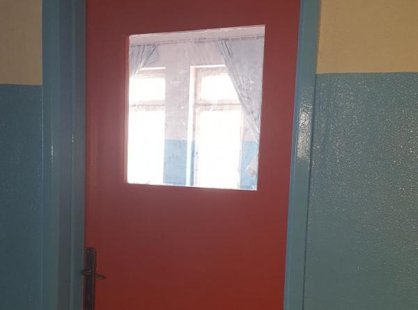 Okulumuzun 11 Sınıf Kapısı Yenilendi