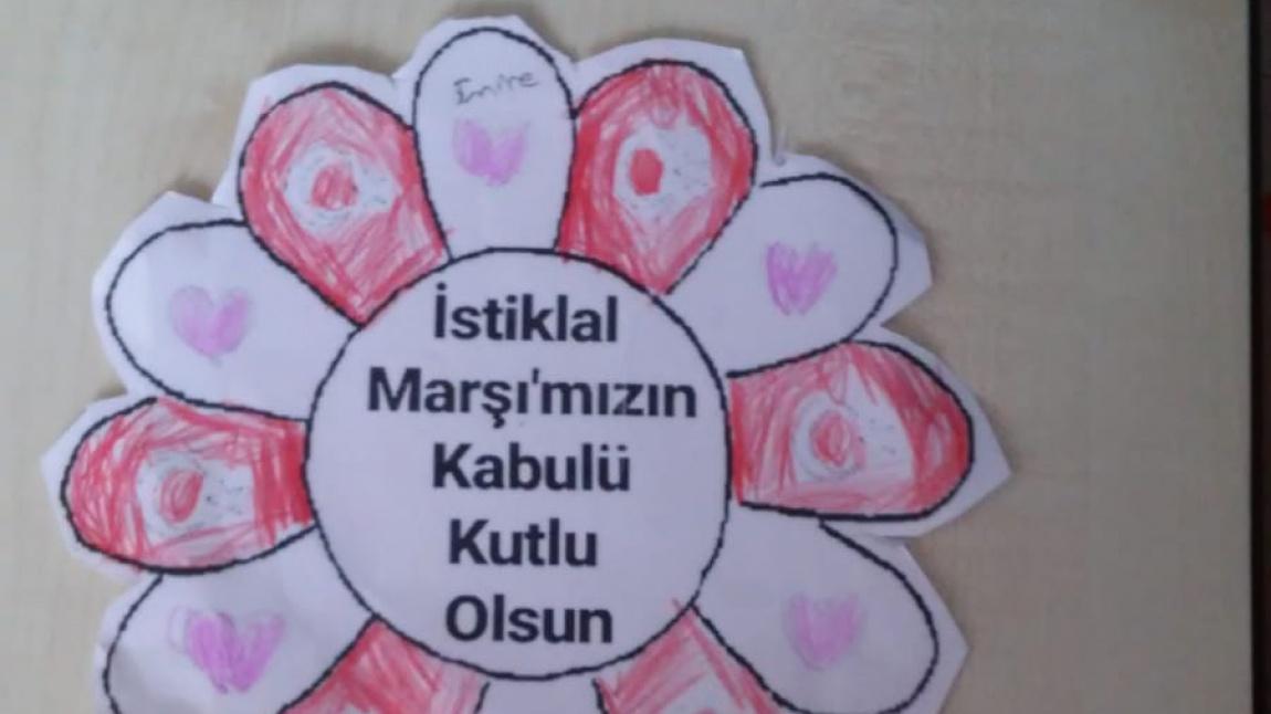 Okul Öncesi Öğle Grubu Öğretmeni Sevil Özhan'dan 12 Mart İstiklal Marşımızın Kabülü (Allah Bir Daha Bu Millete İstiklal Marşı Yazdırmasın) Etkinliği